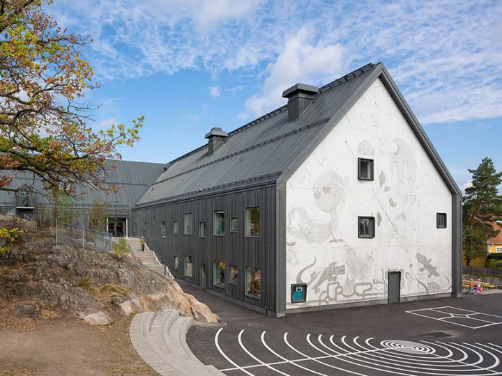 Graphic Concrete Långbrodal School