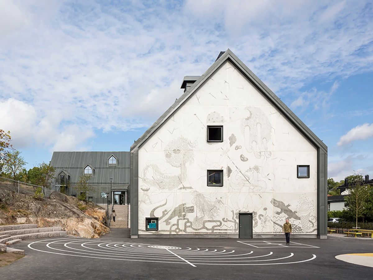 Långbrodal School, Sweden